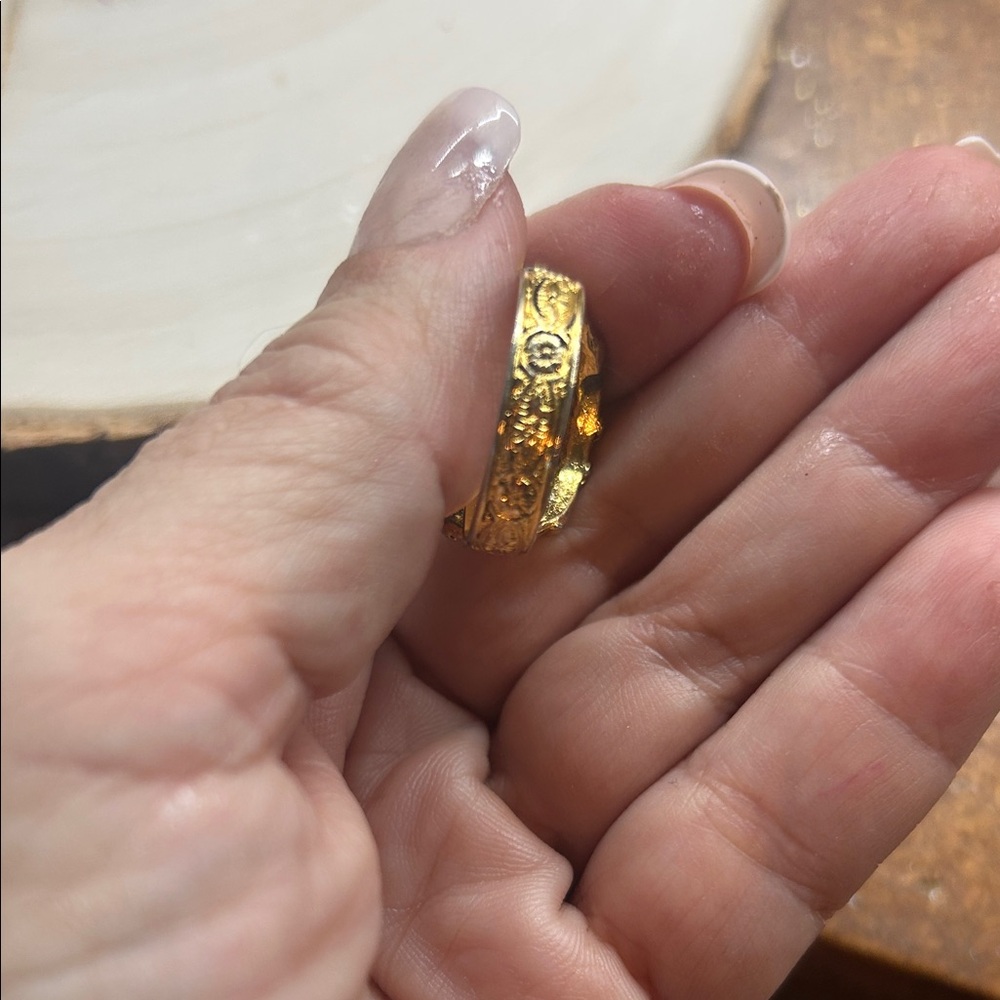 Intricate Gold Owl Ring with Ruby Highlights - Picture 4 of 5